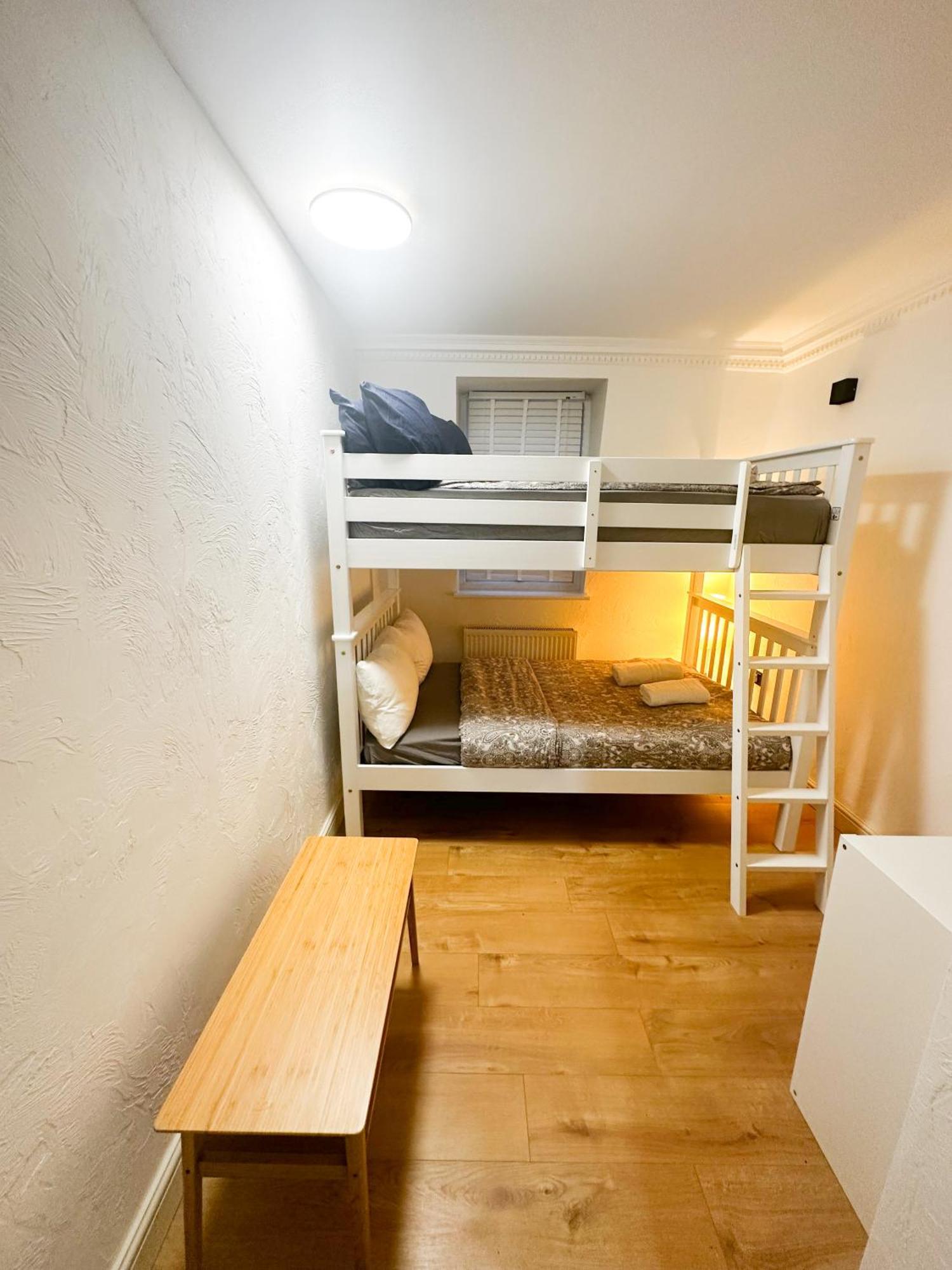 Flat 5 - In Aldgate London